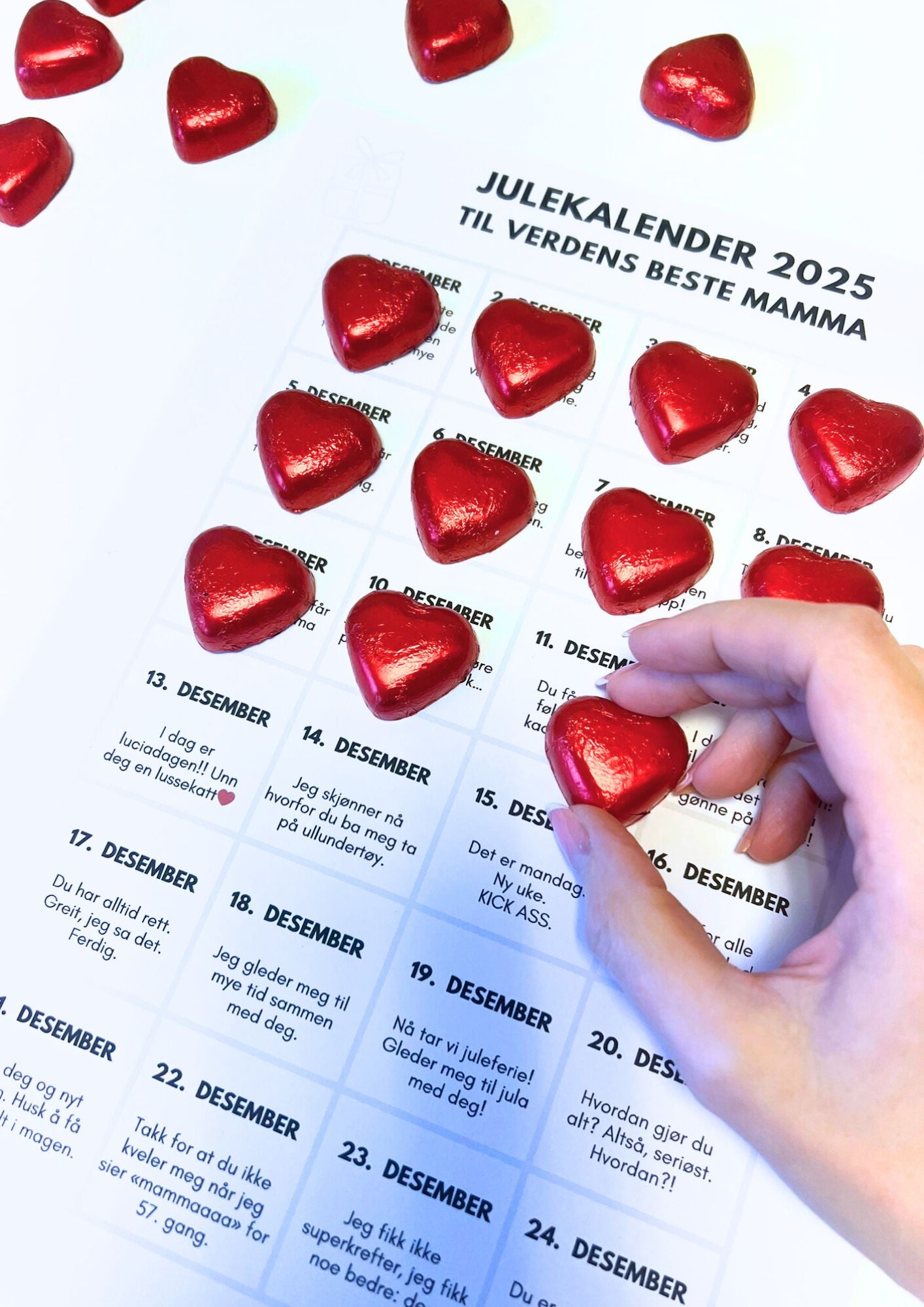 Julekalender til Mamma | Skriv ut og lim på hjertesjokolader | PDF utskrift